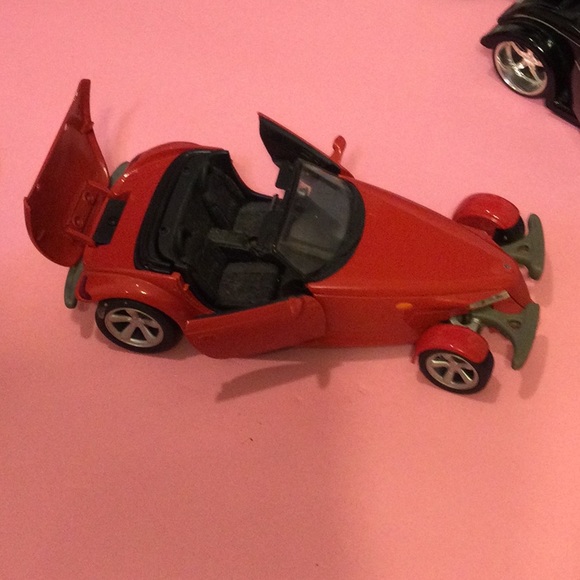 CHRYSLER DIE CAST COLLECTIBLE CARS - Picture 3 of 5